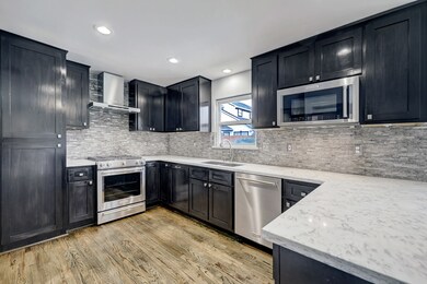 Fabulous gourmet kitchen, pretty marble backsplash