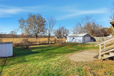 2404 E 37th Ct, Des Moines, IA 50317 - photo 3