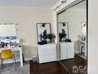 616 Cricket Ln, Woodbridge, NJ 07095 - photo 7