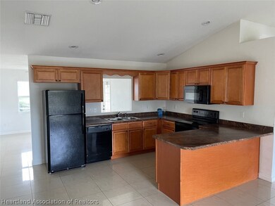 472 Lake Gloria Dr, Lake Placid, FL 33852 - photo 6