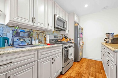 13-10 212th St unit 118, Bayside, NY 11360 - photo 6