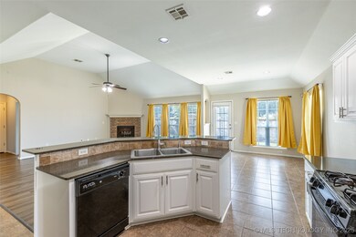 2428 W C St, Jenks, OK 74037 - photo 7