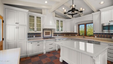 Light and Bright Kitchen