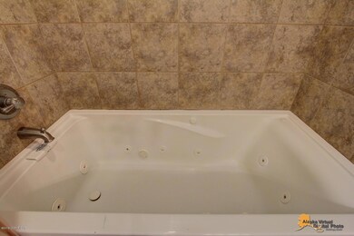 6 foot jetted tub