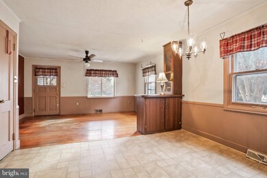 1199 Warm Spring Rd, Chambersburg, PA 17202 - photo 6