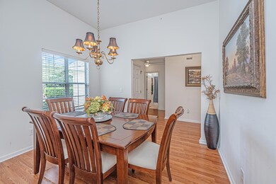 1493EndicottWay005