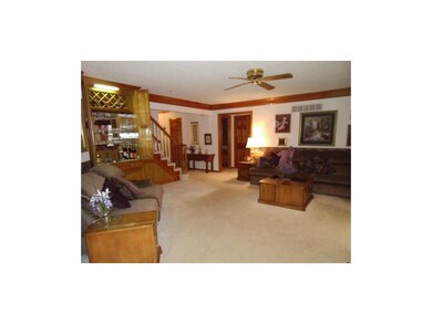 ELEGANT GREAT ROOM WITH MASONARY FIREPLACE