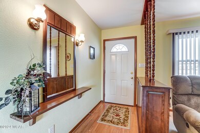 203 Stinebaugh Dr, Wapakoneta, OH 45895 - photo 5