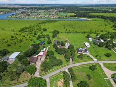 319 Bayou End Cir, Alvin, TX 77511 - photo 7