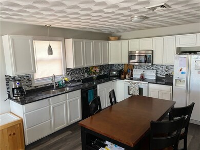 96 Crescent St, Providence, RI 02907 - photo 4