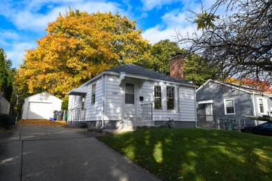 736 Flossmoor Ave, Waukegan, IL 60085 - photo 2