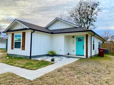 1405 Franklin Ave, Bonham, TX 75418 - photo 3