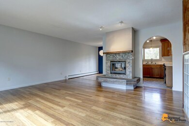 Living Room / Kitchen