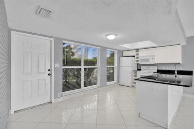 704 NE 23rd Ave unit 2, Pompano Beach, FL 33062 - photo 5