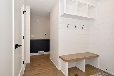 426 E Huntington Ln, Elmhurst, IL 60126 - photo 3