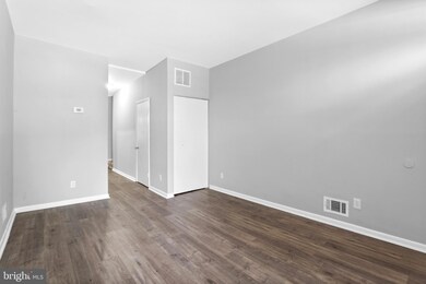 910 N Eden St, Baltimore, MD 21205 - photo 5
