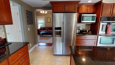 Double wall ovens and stainless appliances.