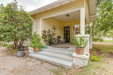 314 S Waco St, Weatherford, TX 76086 - photo 2