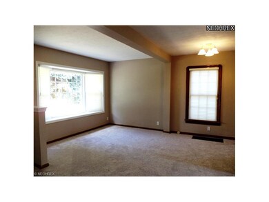 Large Alcove in Living Room