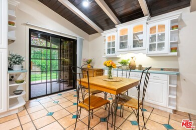 5044 Calderon Rd, Woodland Hills, CA 91364 - photo 5