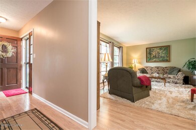 6807 Creedmoor Ct, Louisville, KY 40228 - photo 7