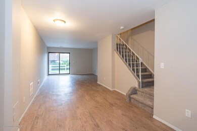 915 W Fingerboard Rd, Staten Island, NY 10304 - photo 3