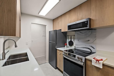 1540 Ashland Ave unit 12, Saint Paul, MN 55104 - photo 2