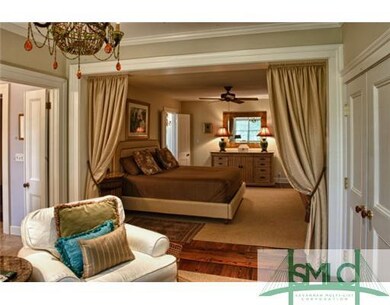Master Bedroom. Amazing master bedroom with sittin