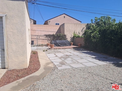 unlisted-address, Los Angeles, CA 90043 - photo 3