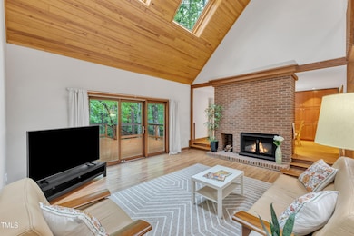 19-201 Erskine Ct-25