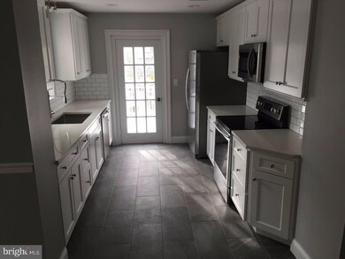 64 S Clinton St, Doylestown, PA 18901 - photo 5