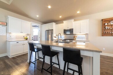 20909 Sotra Loop, Bend, OR 97702 - photo 5