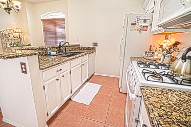 13925 Desert Song Dr, Horizon City, TX 79928 - photo 6