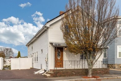 42 Hanson St, Salem, MA 01970 - photo 2