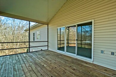 07_111 Yona Way_ScreenedPorch02