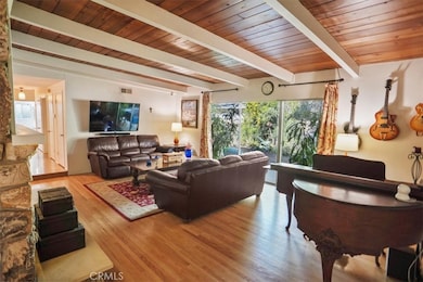 8636 8636 Delco, Winnetka, CA 91306 - photo 4