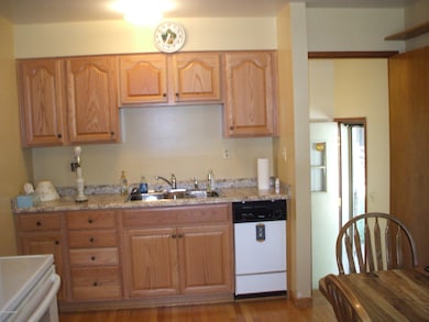 9311 Pagoda Dr, Louisville, KY 40229 - photo 2