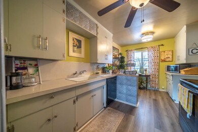 1344 Jefferies Ave-kitchen