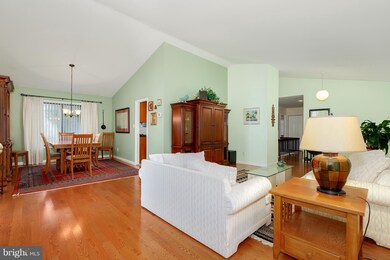 9517 Aspenwood Ct, Montgomery Village, MD 20886 - photo 5