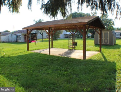 307 N Elm St, Moorefield, WV 26836 - photo 4