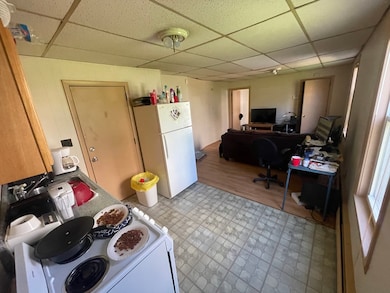 8 Bourne St, Worcester, MA 01606 - photo 7