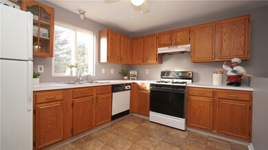 479 Providence St unit B1, Warwick, RI 02886 - photo 4
