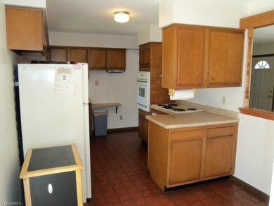 1910 E 42nd St, Lorain, OH 44055 - photo 5