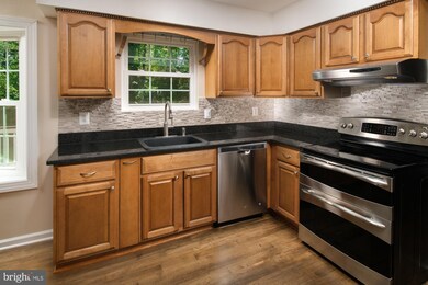 2301 Shawn Ct, Dunn Loring, VA 22027 - photo 7