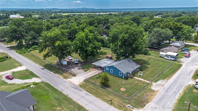 208 E Bird Ave, Davis, OK 73030 - photo 7