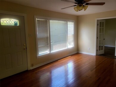 1110 N Howeth St, Gainesville, TX 76240 - photo 4