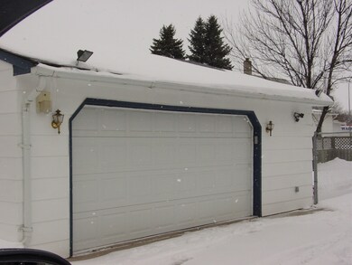 Detached Garage