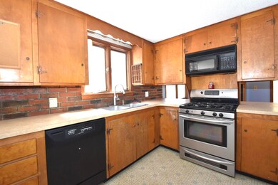 7 Whispering Pines Ln, Raymond, ME 04071 - photo 4