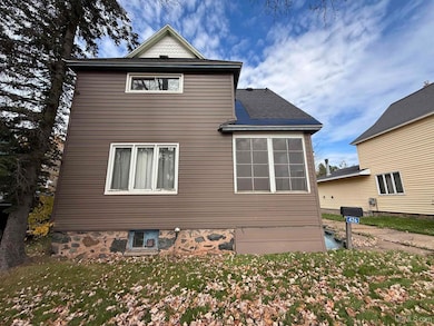 426 W Empire St, Ishpeming, MI 49849 - photo 3