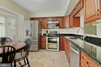 11621 Summer Oak Dr, Germantown, MD 20874 - photo 4